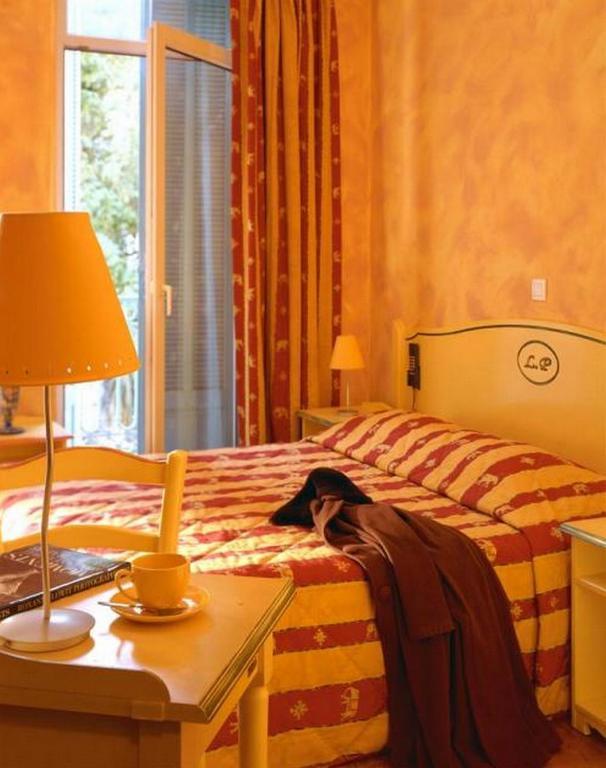 Little Palace Toulon Room photo