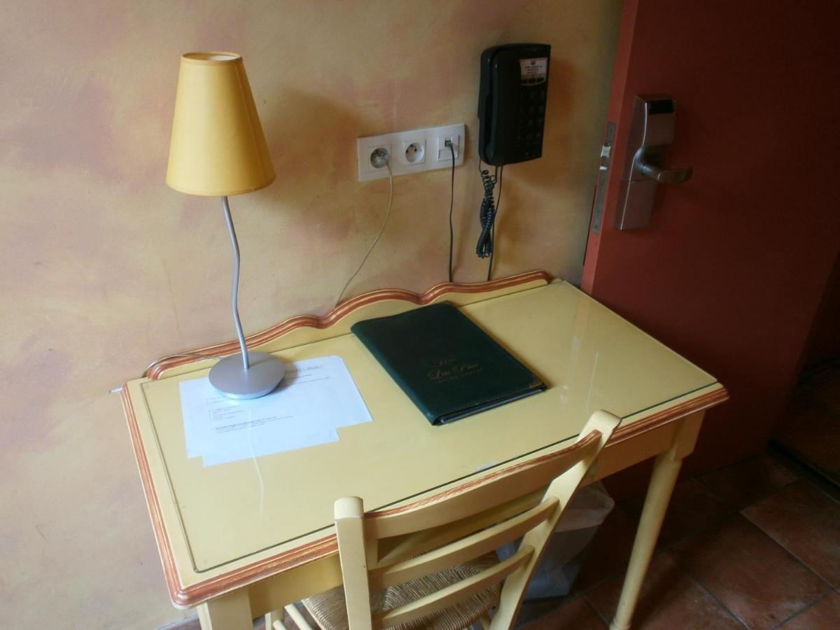 Little Palace Toulon Room photo
