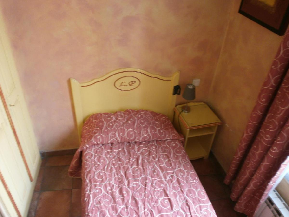 Little Palace Toulon Room photo